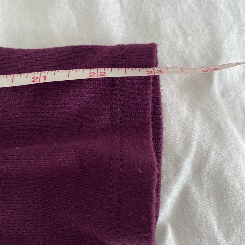 Banana Republic Rich Plum Women’s Crew Neck Lightweight Sweater Size Small - Picture 8 of 8